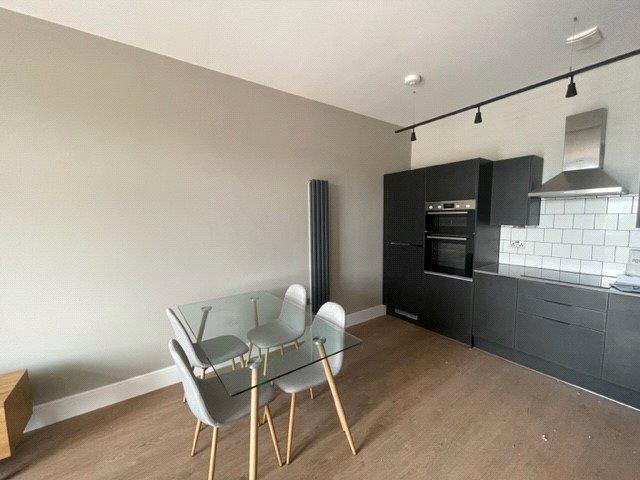 Falcon Street, Loughborough. 2 bed flat to rent £1,350 pcm £312 pw