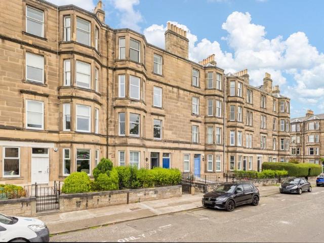 Falcon Road, Morningside, Edinburgh. 2 bed apartment to rent £2,000 pcm £462 pw