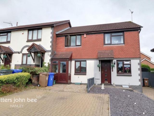 Falcon Road, Stoke on trent 2 bed townhouse to rent £925 pcm £213 pw