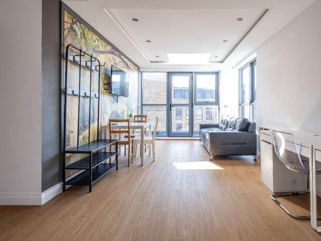 Falconar House, Falconars Court, Newcastle Upon Tyne, Tyne And Wear NE1, 2 bed flat to rent, £1,850 pcm | PrimeLocation
