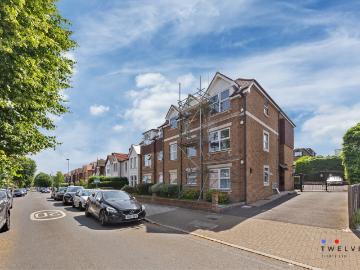 Falconet Court, Ravenscroft Road. 2 bed flat to rent £1,800 pcm £415 pw