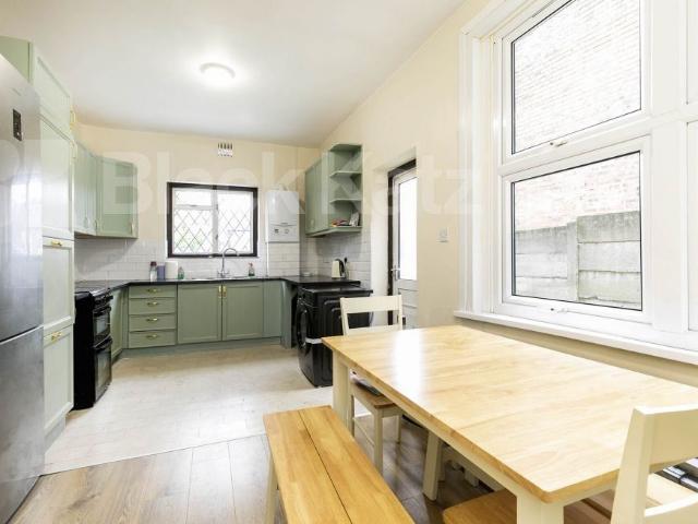 Falkland Road, Turnpike Lane N8, 5 bed town house to rent, £4,996 pcm | PrimeLocation