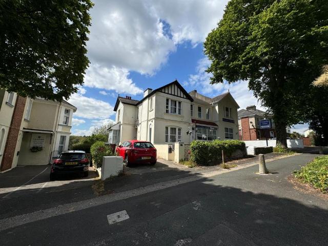 Falkland Road, Torquay, TQ2 5JP 1 bed apartment to rent £750 pcm £173 pw