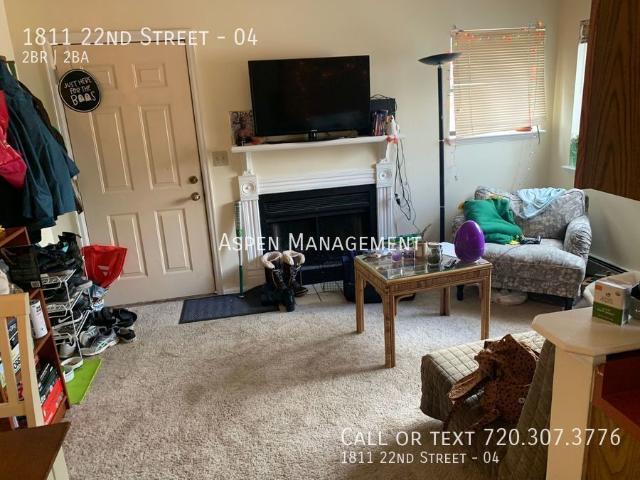 FALL PRE LEASE! Quaint 2 Bedroom 1.5 Bath Located Just Blocks From Pearl Street & Close To Campus!