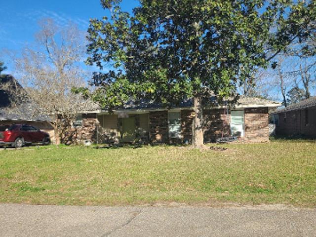 Fallen Oaks Dr