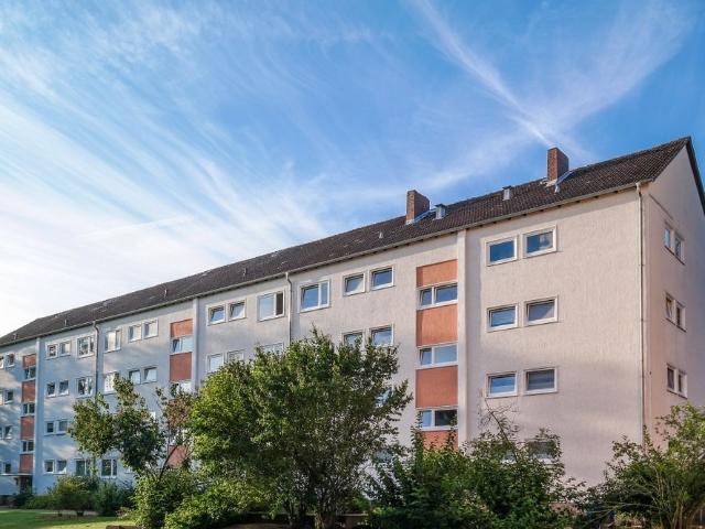 Fallersleben: 3 Zimmer Wohnung mit Badewanne und Loggia