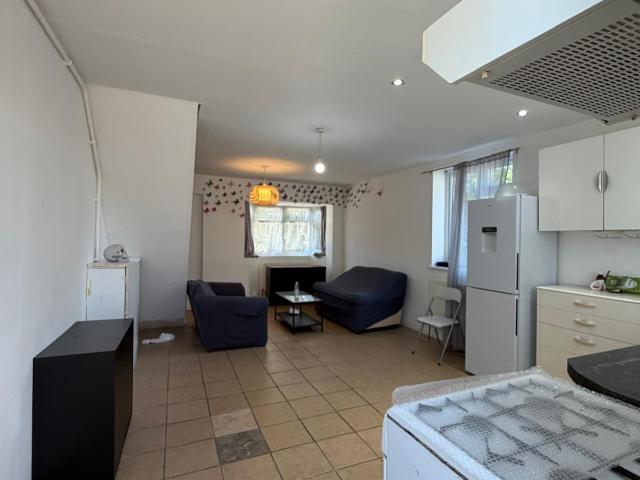 Fallow Close Chigwell IG7 4DZ Century 21 United Kingdom