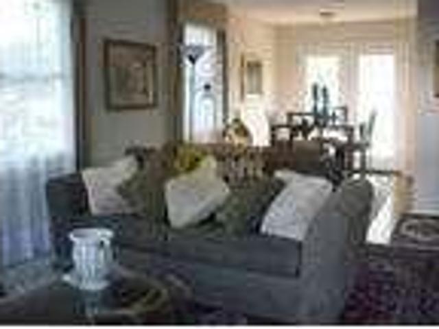 Falls Church â? 4 bedroom house with Jacuzzi
