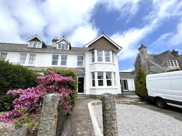 Falmouth, TR11 Studio to rent £850 pcm £196 pw