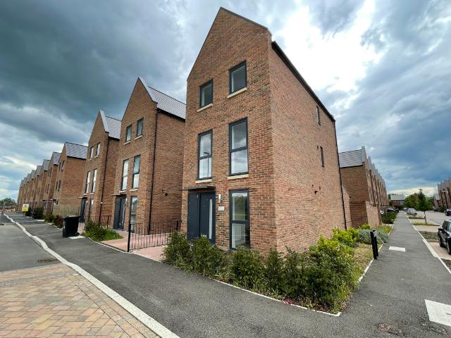 Falmouth Avenue, Cambridge CB3, 4 bed town house to rent, £2,500 pcm | PrimeLocation