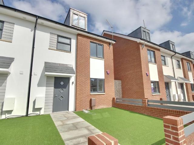 Farthing Row, Moneyfield Avenue PO3, 4 bed semi detached house to rent, £2,000 pcm | PrimeLocation