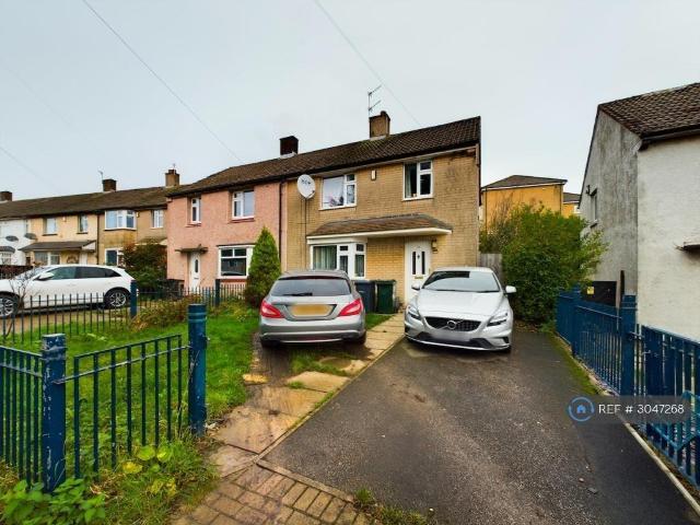 Farway, Bradford, BD4 3 bed terraced house to rent £850 pcm £196 pw