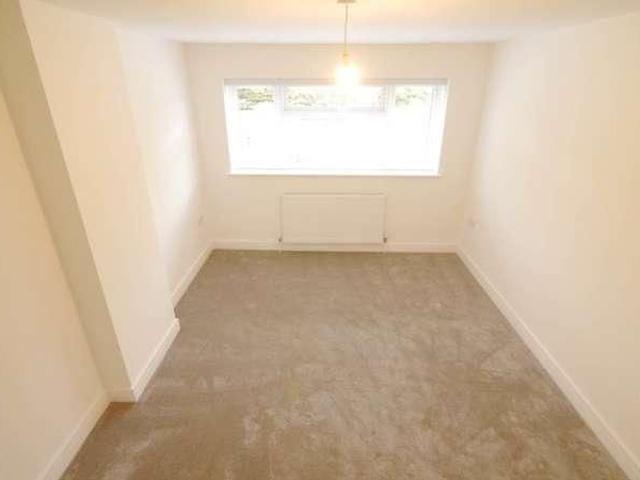 Far End, Hatfield, AL10