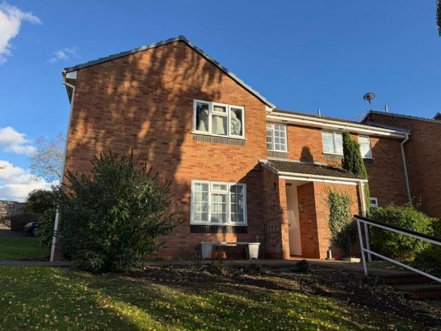 Far Highfield, Sutton Coldfield, B76 Studio to rent £775 pcm £179 pw