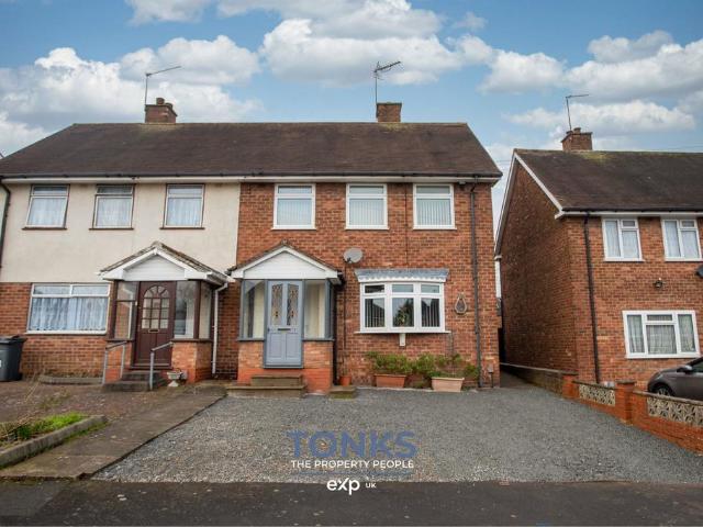 Faraday Avenue, Birmingham B32 3 bed semi detached house to rent £1,300 pcm £300 pw