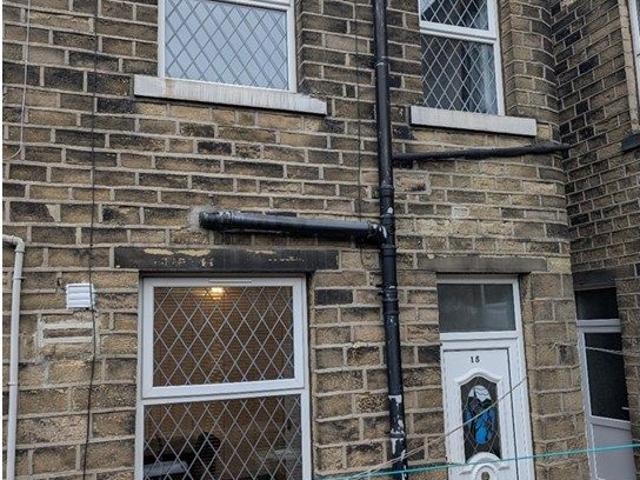 Faraday Square, Huddersfield HD3, 1 bed terraced house to rent, £455 pcm | PrimeLocation