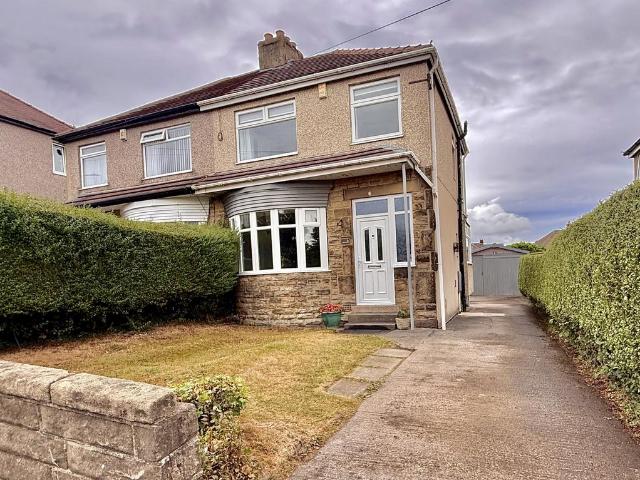 Farfield Grove, Bradford, West. 3 bed semi detached house to rent £1,300 pcm £300 pw