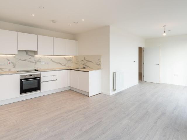 Farine Avenue, Hayes UB3, 2 bed flat to rent, £2,300 pcm | PrimeLocation