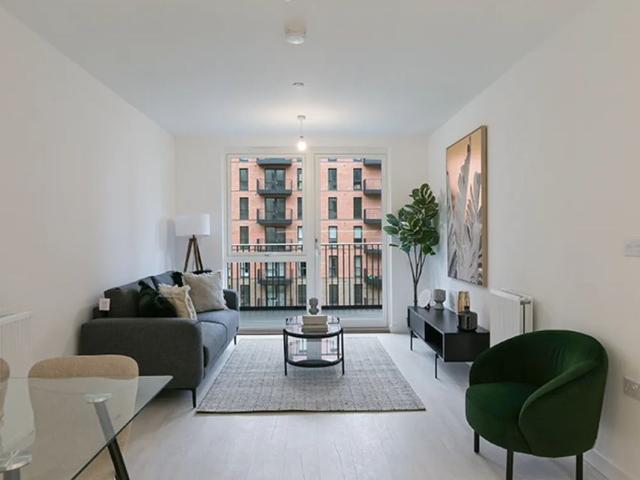 Farine Avenue, HAYES