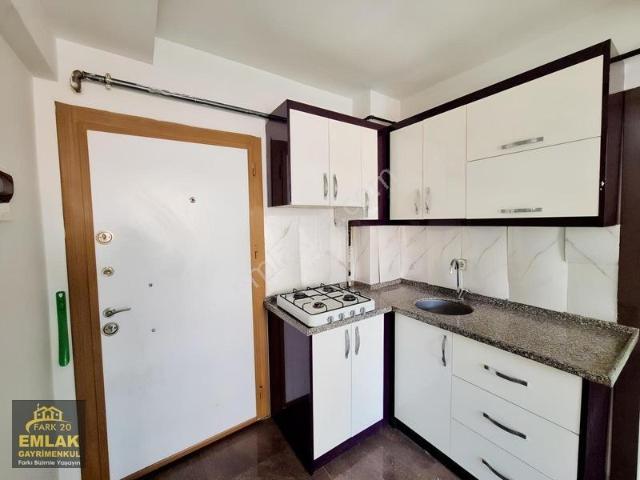 Fark20 Gayrimenkul'den İstiklal Mahallesinde Kiralık 1+1 Apart