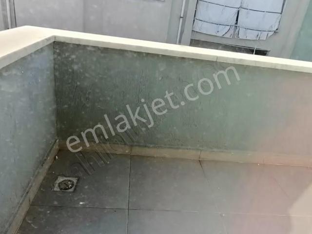 Fark20'den Akkonak'ta Balkonlu 1+1 Kiralık Apartlar