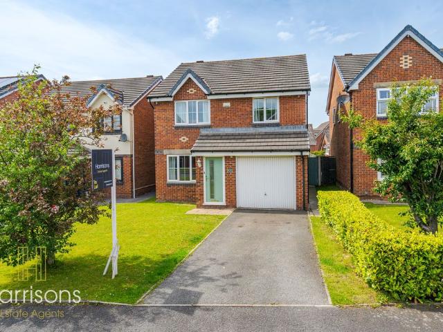 Farleigh Close, Westhoughton, Bolton. BL5, 4 bed detached house to rent, £1,500 pcm | PrimeLocation