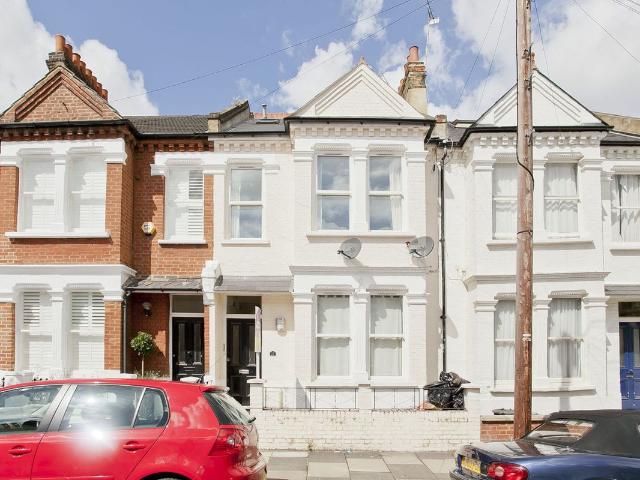 Farlow Road, London SW15, 3 bed flat to rent, £3,500 pcm | PrimeLocation