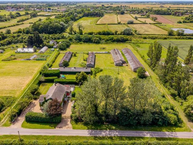 6 bedroom country house for sale