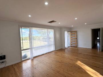Coleambally, Victoria - Equipped kitchen