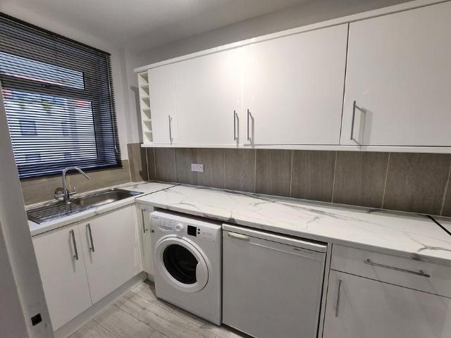 Farm Lane, Fulham SW6 Studio to rent £1,750 pcm £404 pw