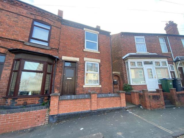 Farm Road, Oldbury, B68 2 bed terraced house to rent £995 pcm £230 pw