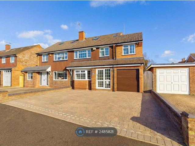 Farm Way, Bushey WD23, 4 bed semi detached house to rent, £3,000 pcm | PrimeLocation
