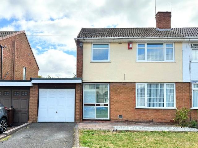 Farmbrook Avenue, Fordhouses. 3 bed semi detached house to rent £1,300 pcm £300 pw