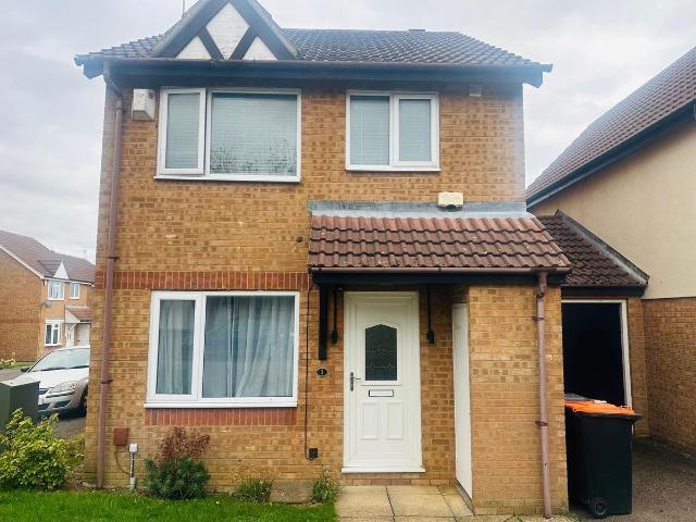 Farmbrook, Luton LU2, 3 bed semi detached house to rent, £1,650 pcm | PrimeLocation
