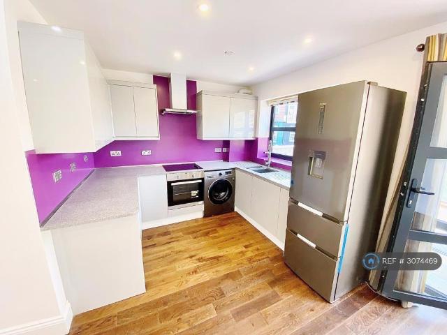 Farmer Road, London, E10 1 bed flat to rent £1,700 pcm £392 pw