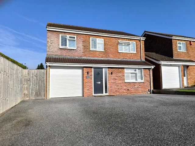 Farmhouse Drive, Frome BA11, 4 bed property to rent, £2,100 pcm | PrimeLocation