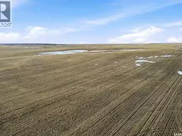 Farmland 3 0F 3, Auvergne Rm No. 76, SK, S0N 1Z0 farm for sa.