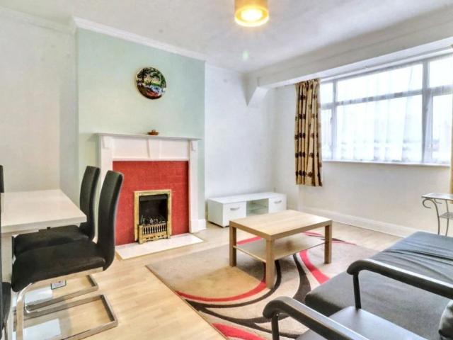 Farmstead Road, Harrow, HA3