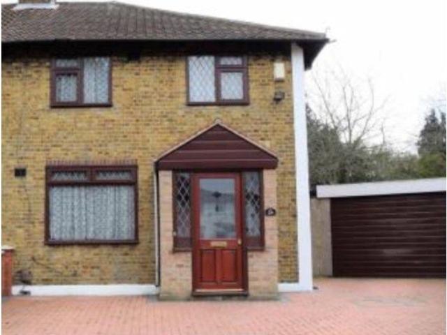 Farnaby Road, London SE9, 3 bed end terrace house to rent, £3,000 pcm | PrimeLocation