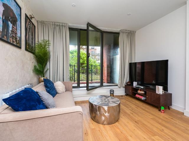 Farnborough Road, Farnborough GU14, 1 bed flat to rent, £1,400 pcm | PrimeLocation