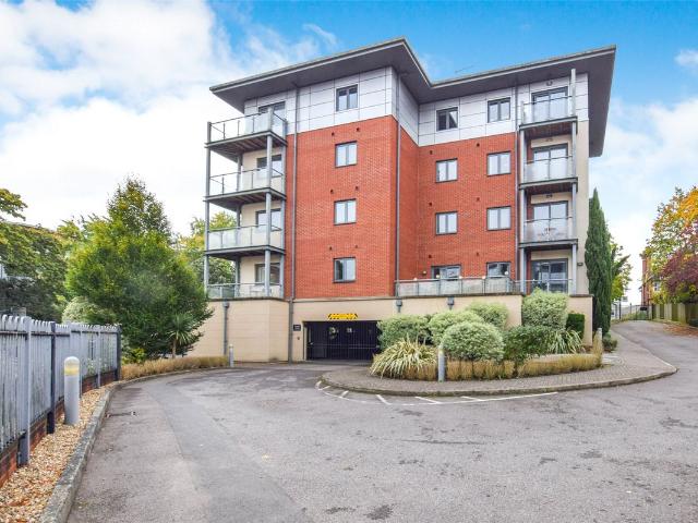 Farnborough Road, Farnborough, Hampshire GU14, 2 bed flat to rent, £1,500 pcm | PrimeLocation