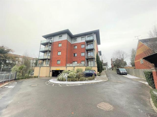 Farnborough Road, Farnborough, Hampshire GU14, 2 bed flat to rent, £1,500 pcm | PrimeLocation