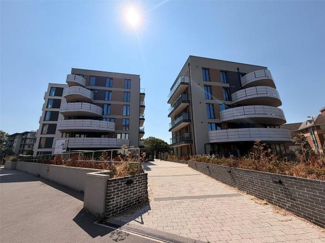 Farnborough Road, Farnborough, Hampshire GU14, 1 bed flat to rent, £1,400 pcm | PrimeLocation