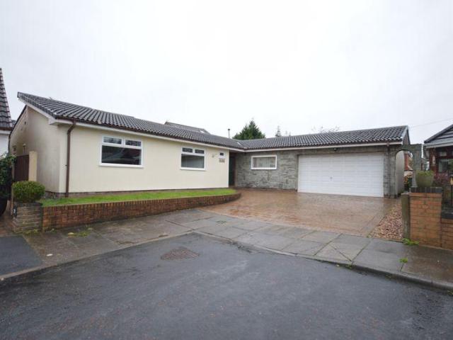 Farndale, Widnes 4 bed detached bungalow to rent £1,550 pcm £358 pw