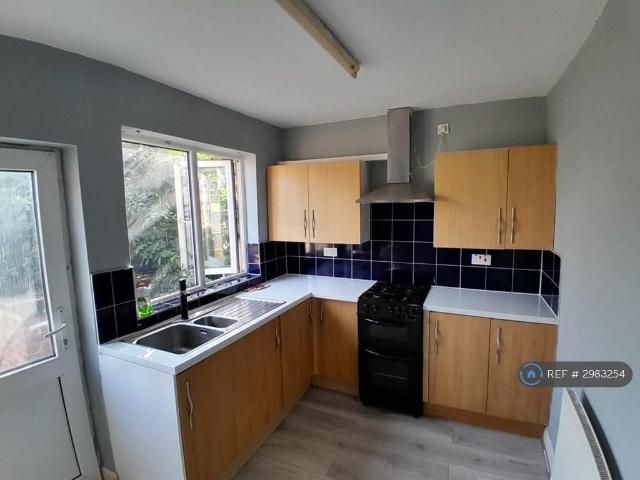 Farndale Avenue, Coventry, CV6 2 bed end of terrace house to rent £1,000 pcm £231 pw