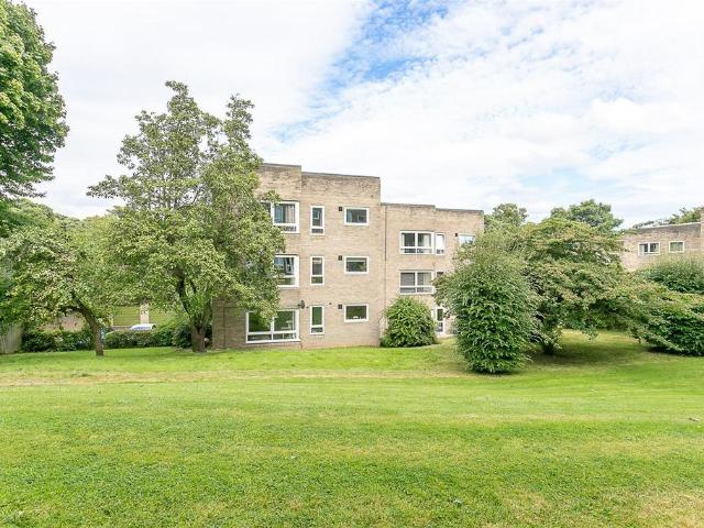 Farnesworth Court, Lindisfarne Close. 2 bed flat to rent £1,650 pcm £381 pw