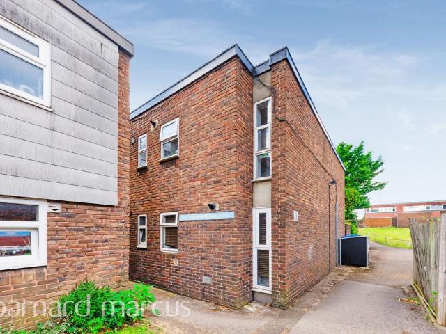 Farnham Gardens, LONDON 2 bed flat to rent £2,200 pcm £508 pw