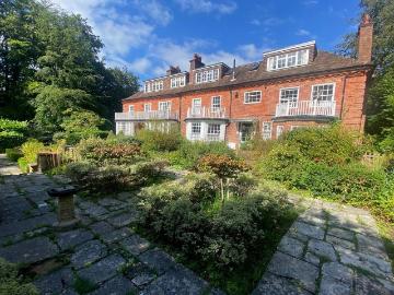 Farnham Lane, Haslemere, Surrey GU27, 2 bed flat to rent, £1,350 pcm | PrimeLocation
