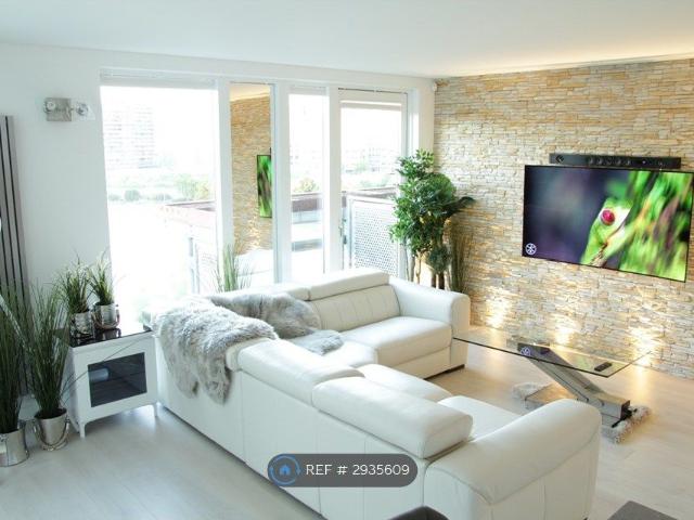 Farnsworth Court, London SE10, 3 bed flat to rent, £3,000 pcm | PrimeLocation