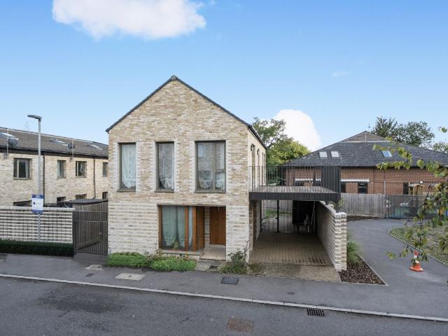 Farnsworth Drive, Edgware HA8, 3 bed detached house to rent, £3,000 pcm | PrimeLocation